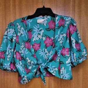 Pinup Girl (PUG) Hayworth Short Sleeve Tie-Front Top in Tropical Hibiscus 2X